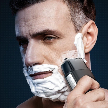 Compact Foil Shaver with 3 Adjustable Speed